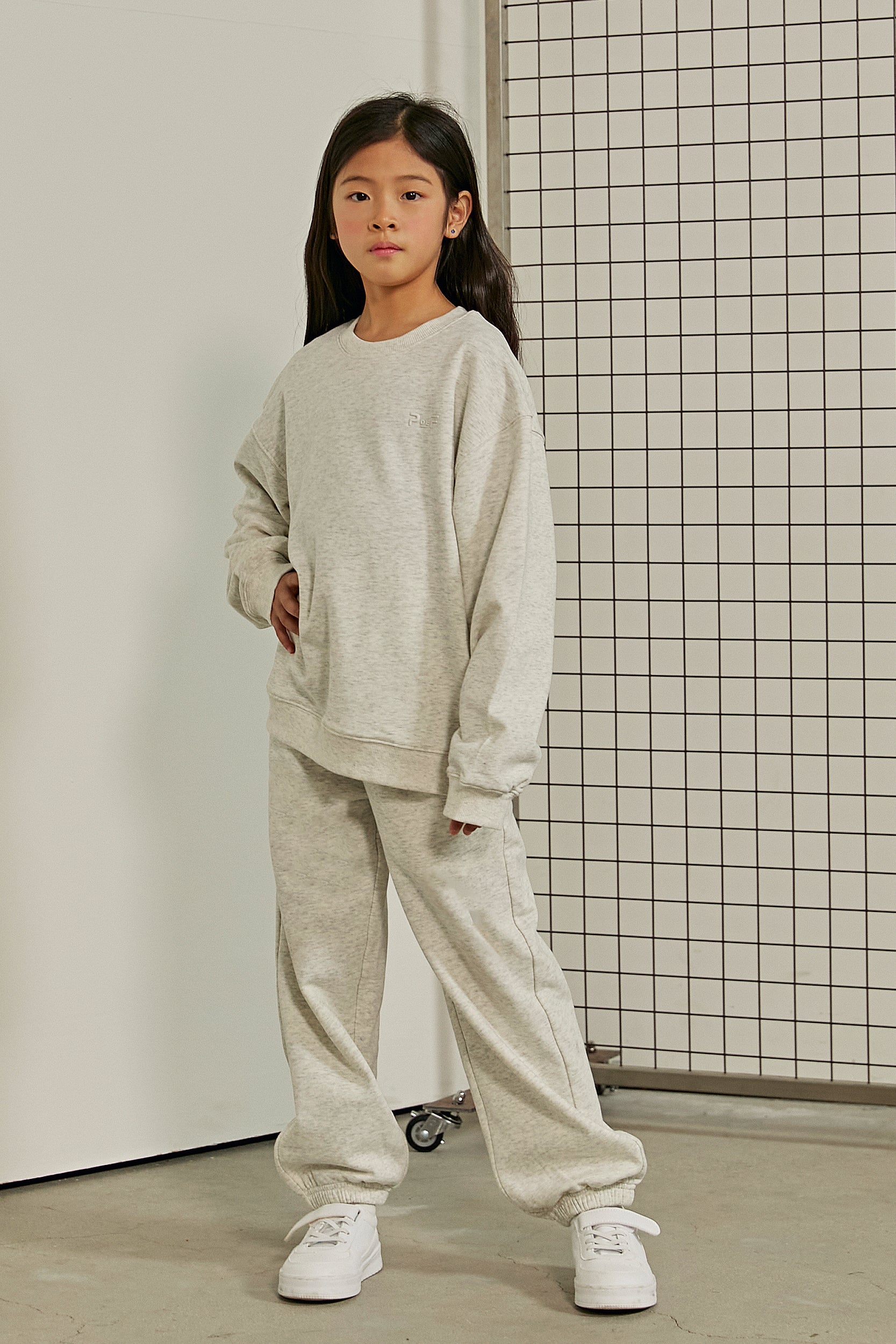 color-heather-grey girl