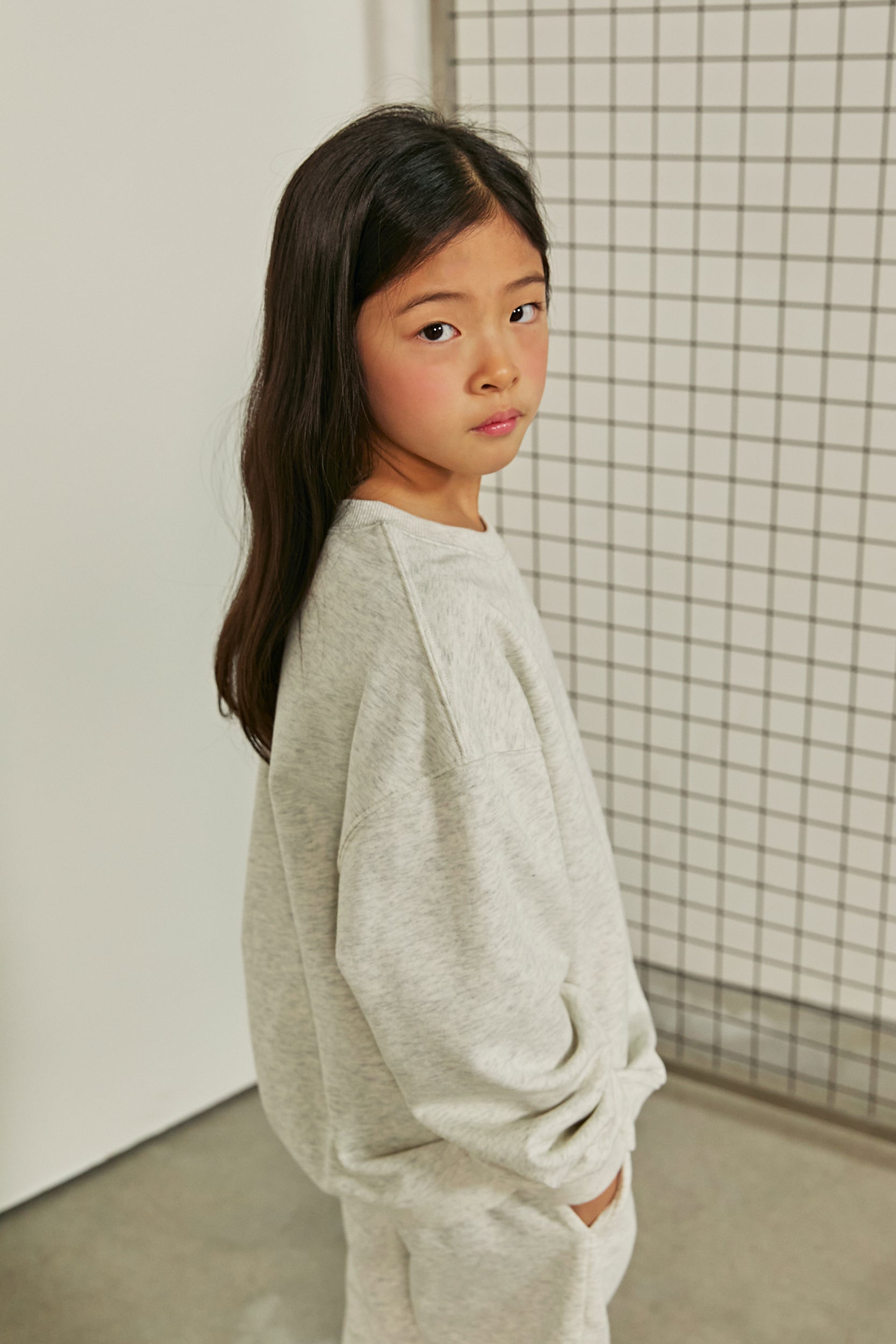 color-heather-grey girl