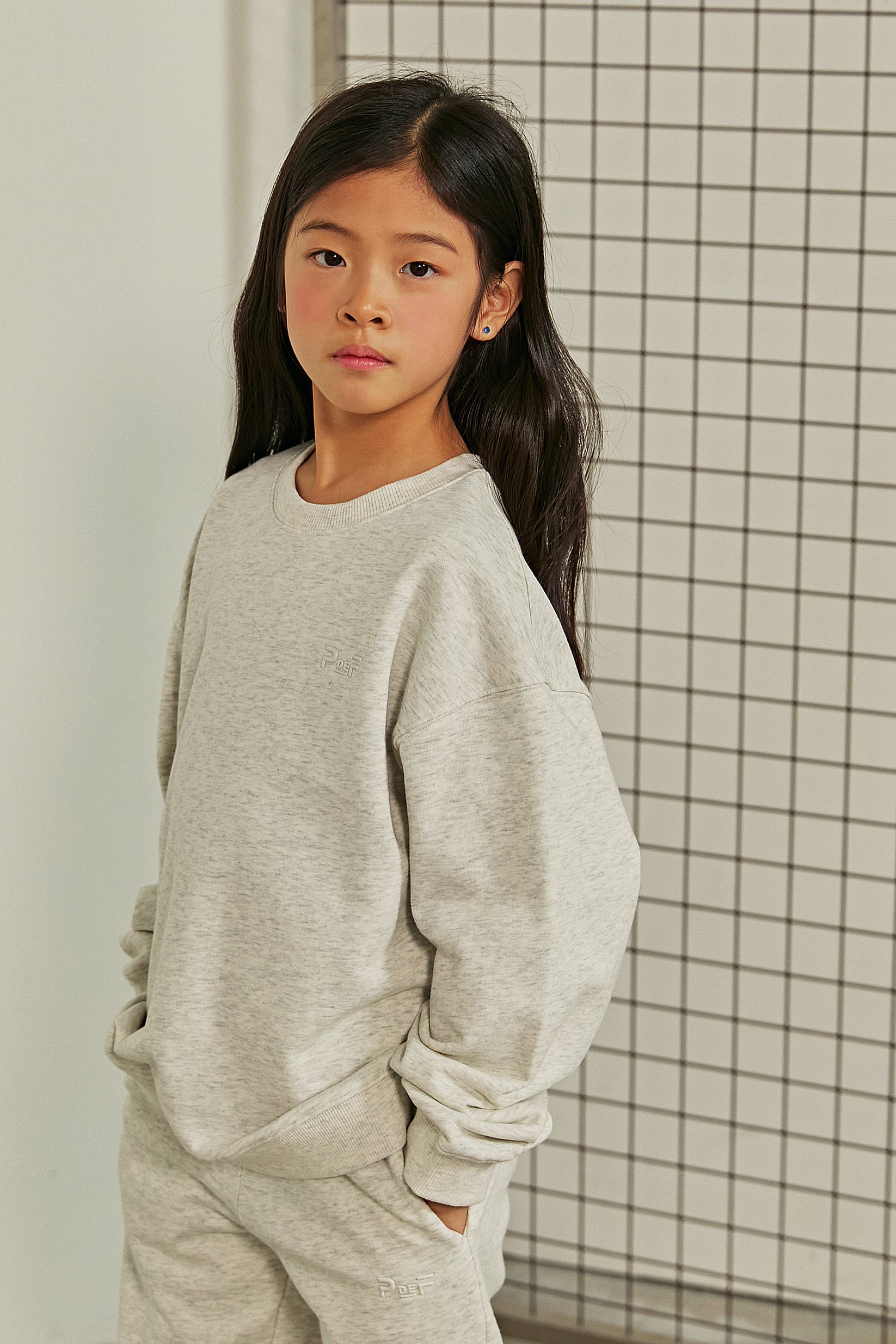 color-heather-grey girl