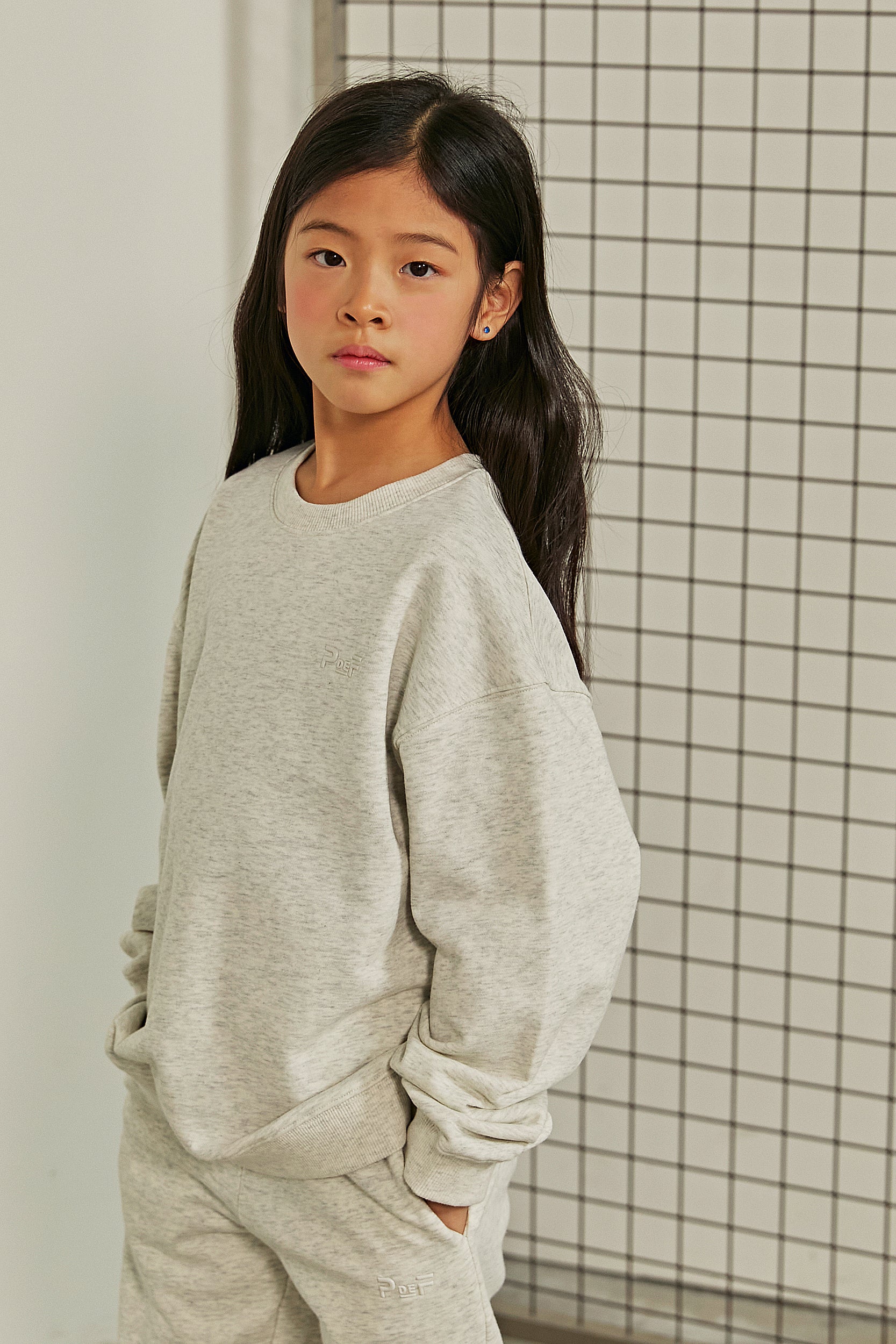 color-heather-grey girl