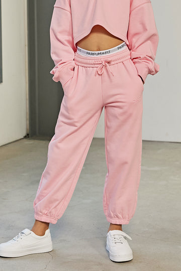 color-petal-pink girl