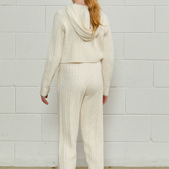color-creme-white