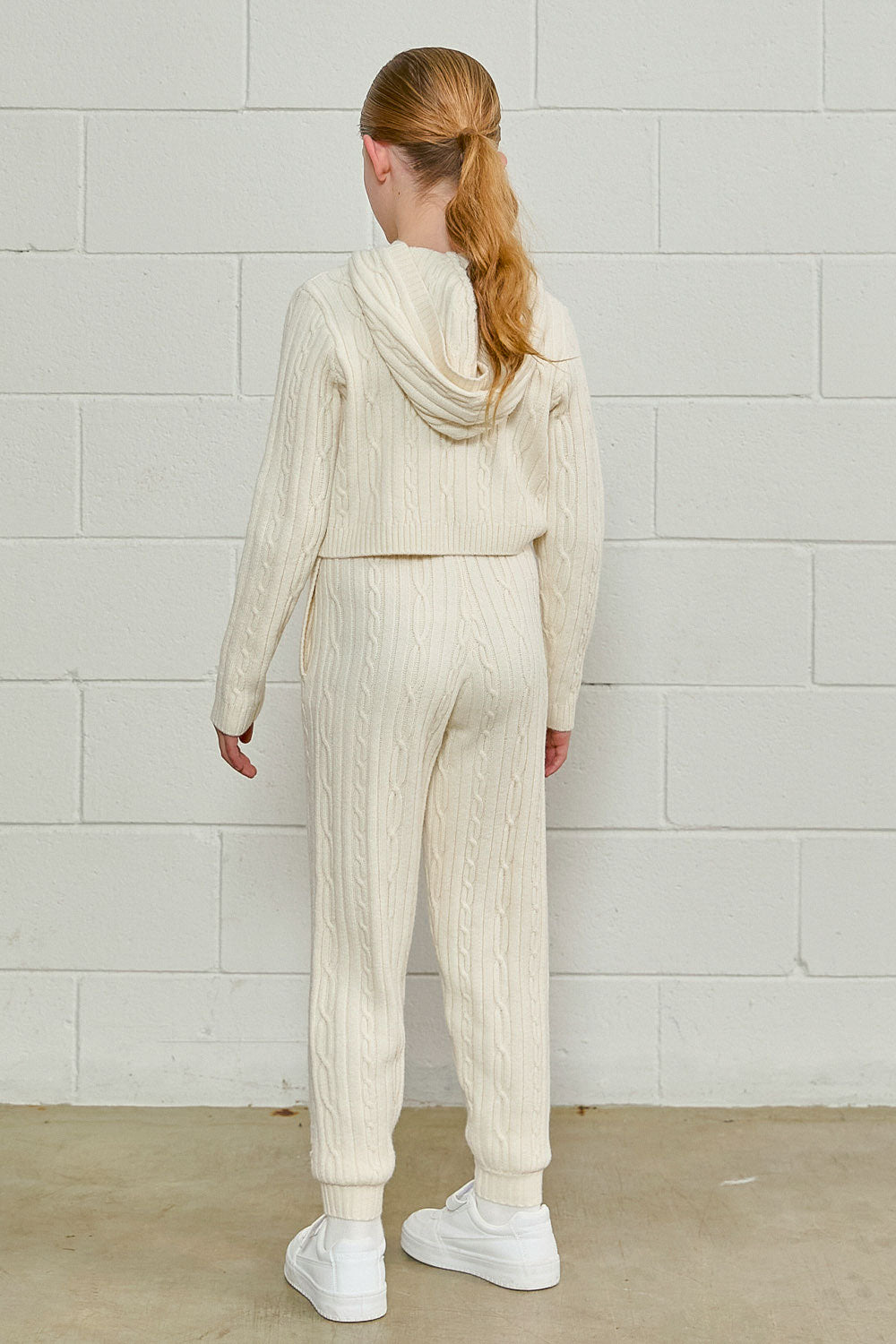 color-creme-white