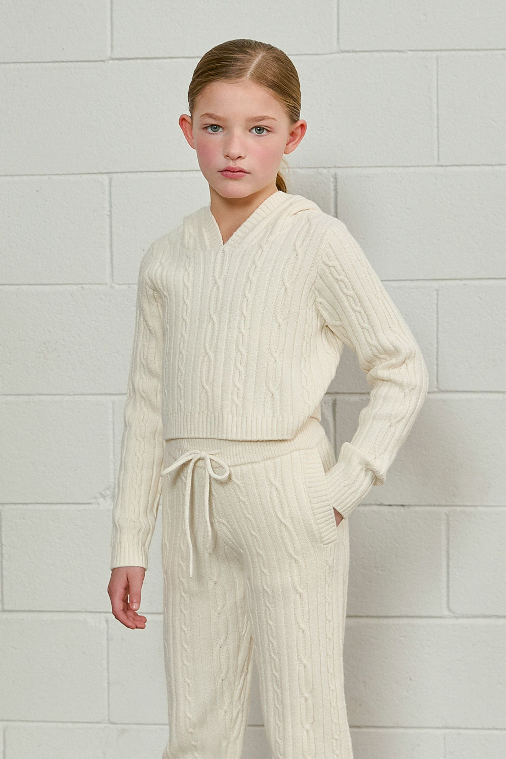 color-creme-white