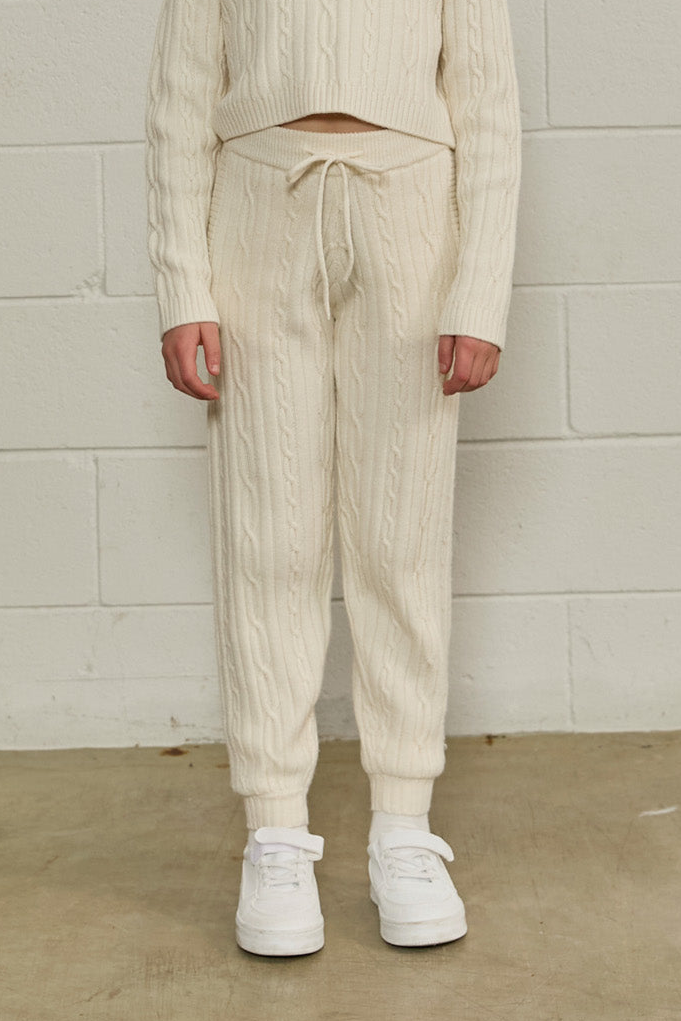 color-creme-white