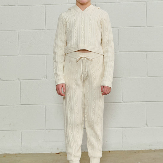 color-creme-white