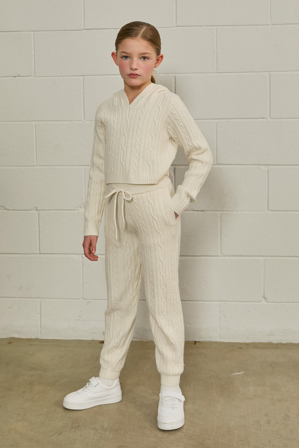 color-creme-white