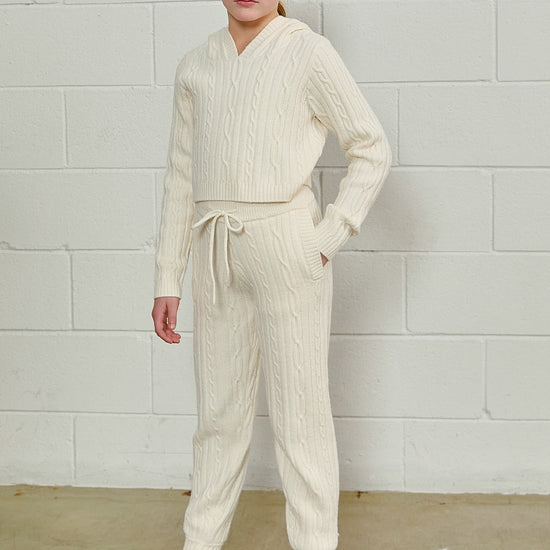 color-creme-white