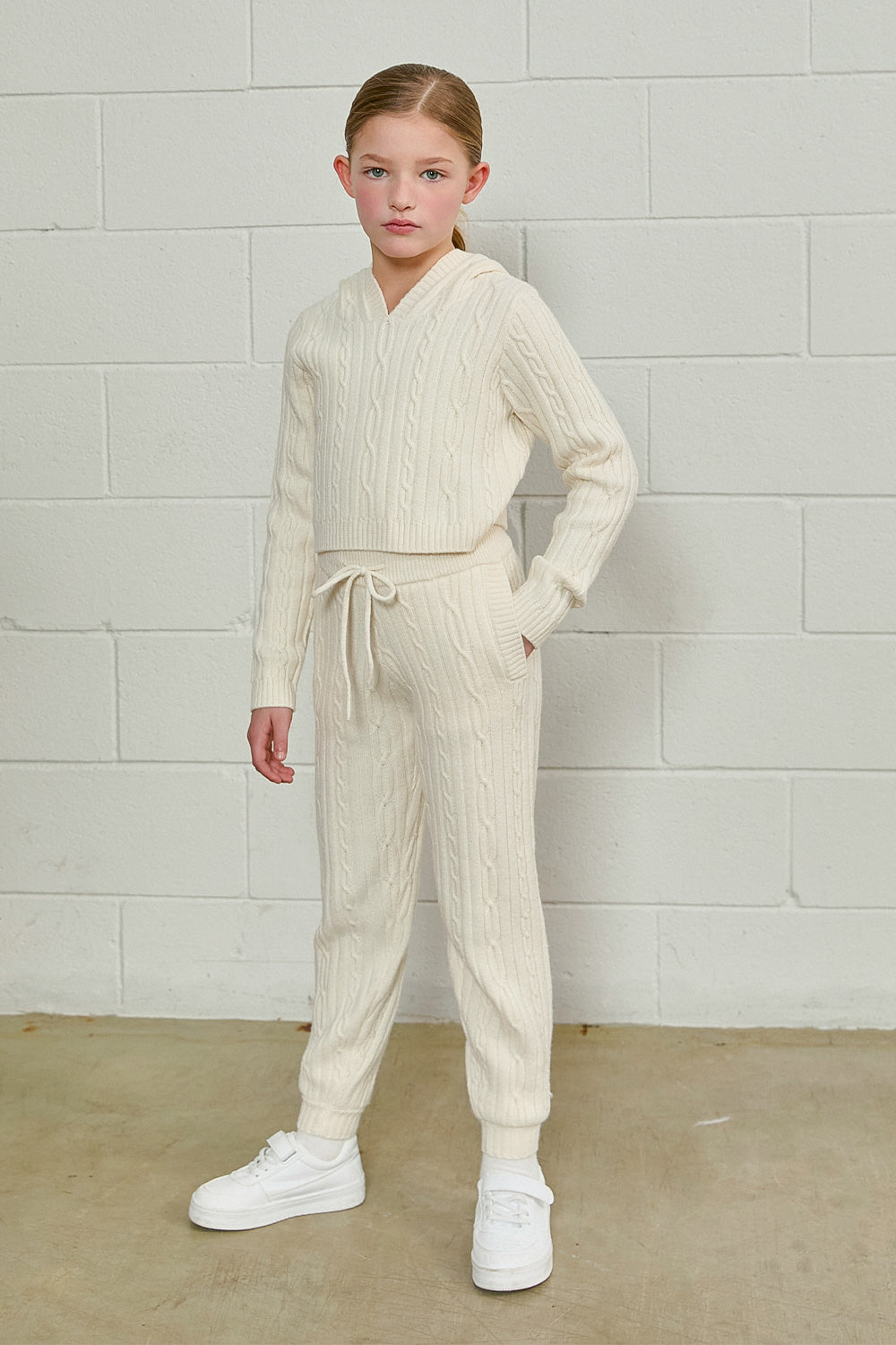color-creme-white