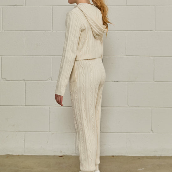 color-creme-white