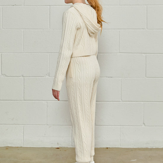 color-creme-white